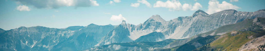Bannière sur le site Guid'Asso PACA - Alpes de Haute Provence - paysage Alpes sommet et ciel bleu